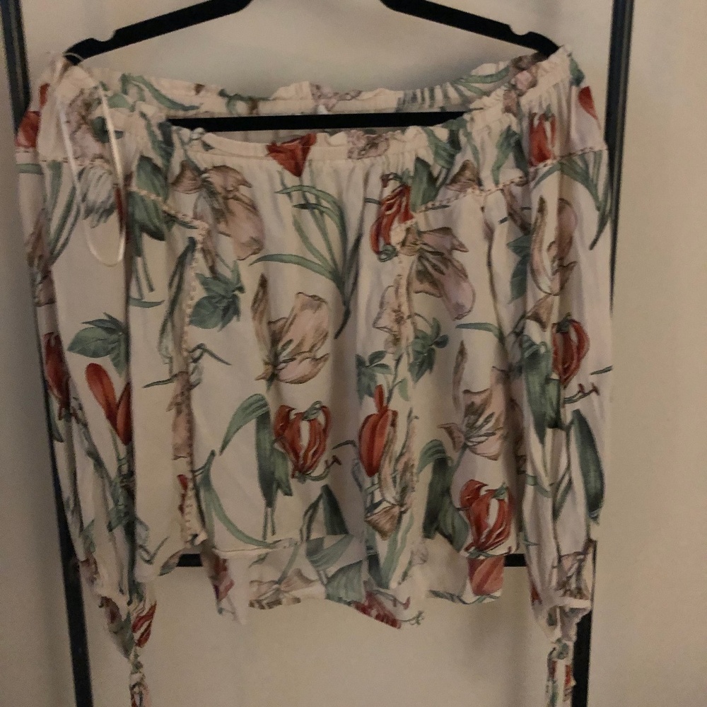 Long sleve Off the Shoulder Floral Blouse